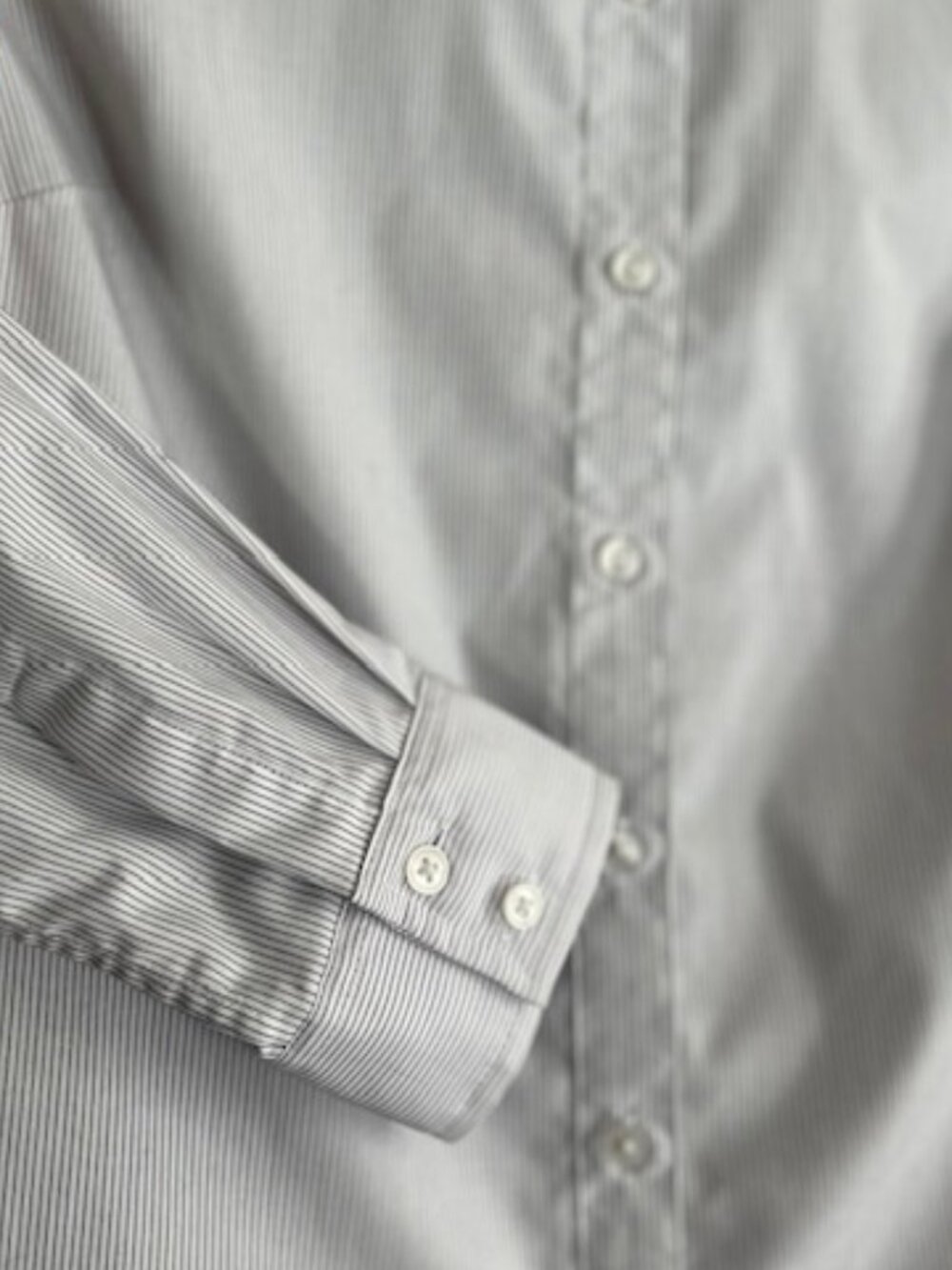 Banana Republic Tailored-Fit White/Grey Stripes Shirt Woman's Size 6 - Picture 5 of 9